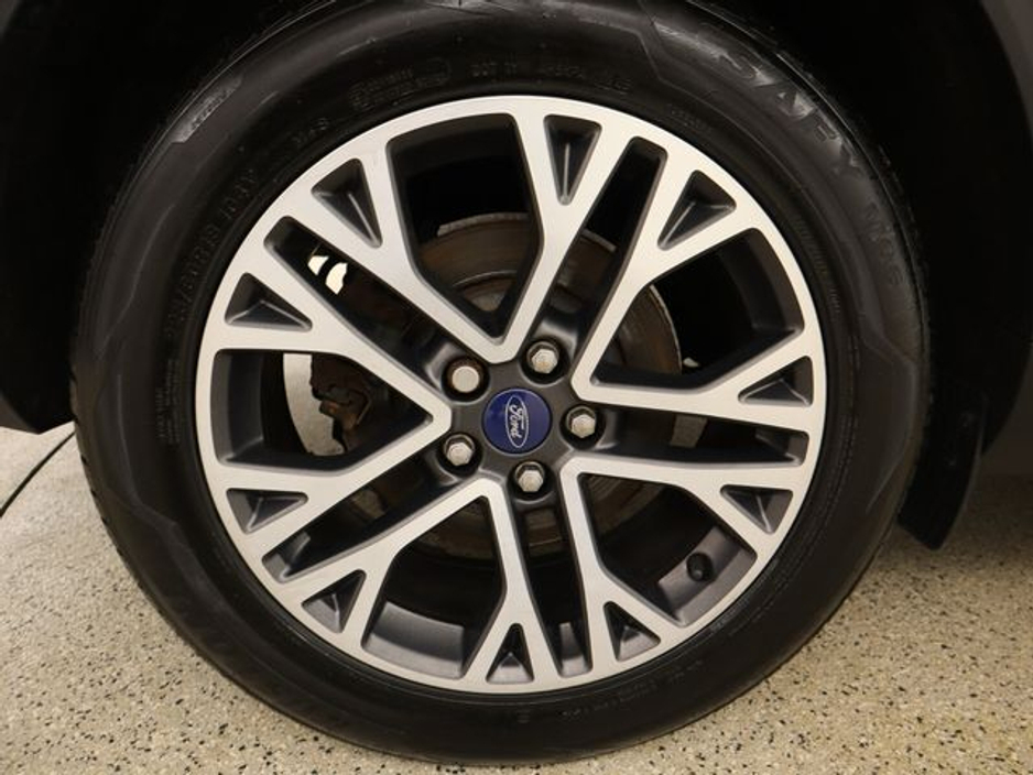 2021 Ford Kuga - image 17