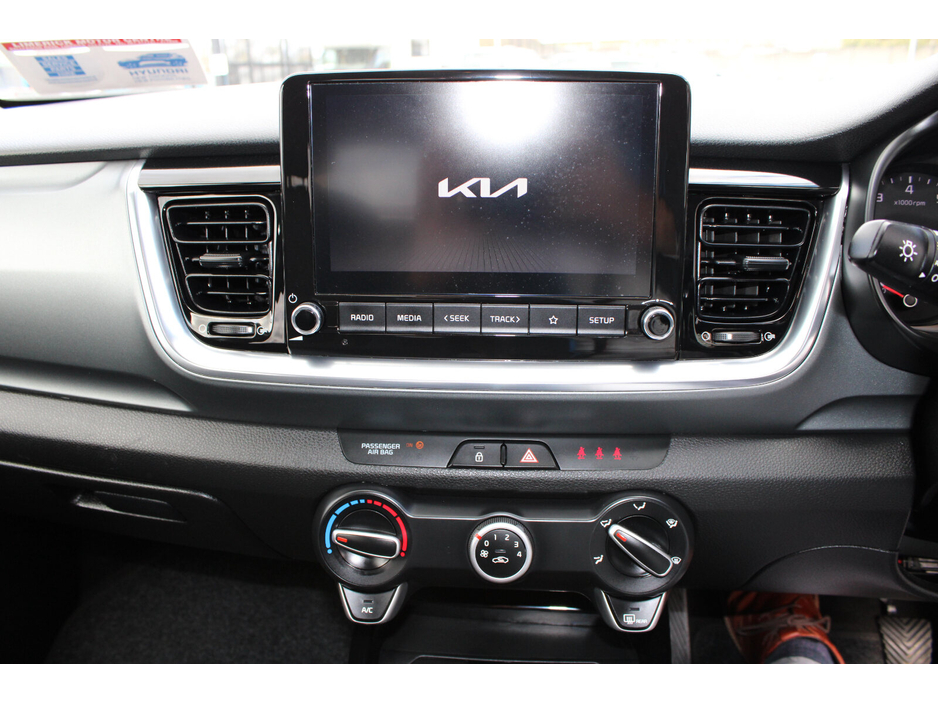 2023 Kia Stonic - image 17