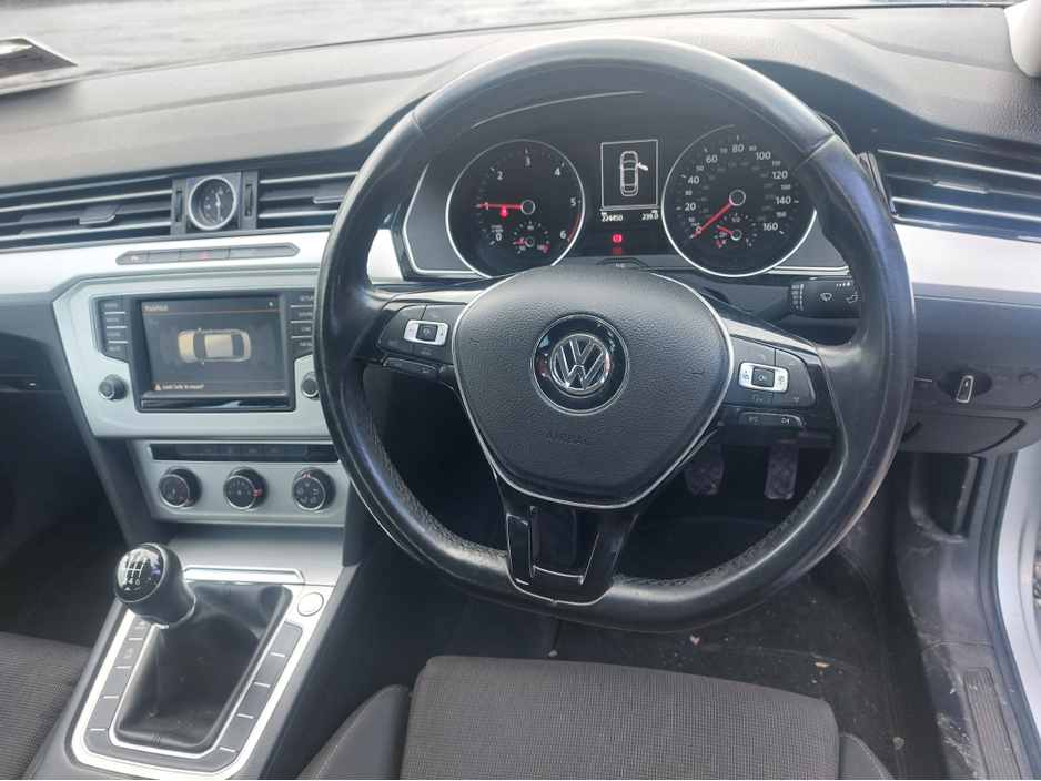 2015 Volkswagen Passat 1.6 TDI SE BLUEMOTION 120PS 4DR €12,000