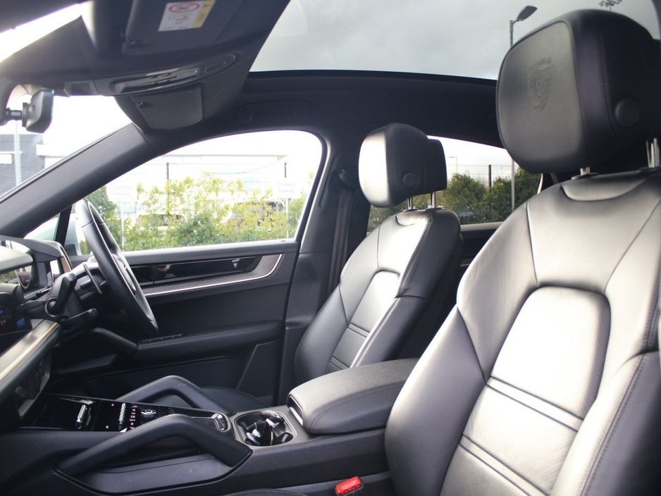 2024 Porsche Cayenne E-Hybrid Coupe €105,000