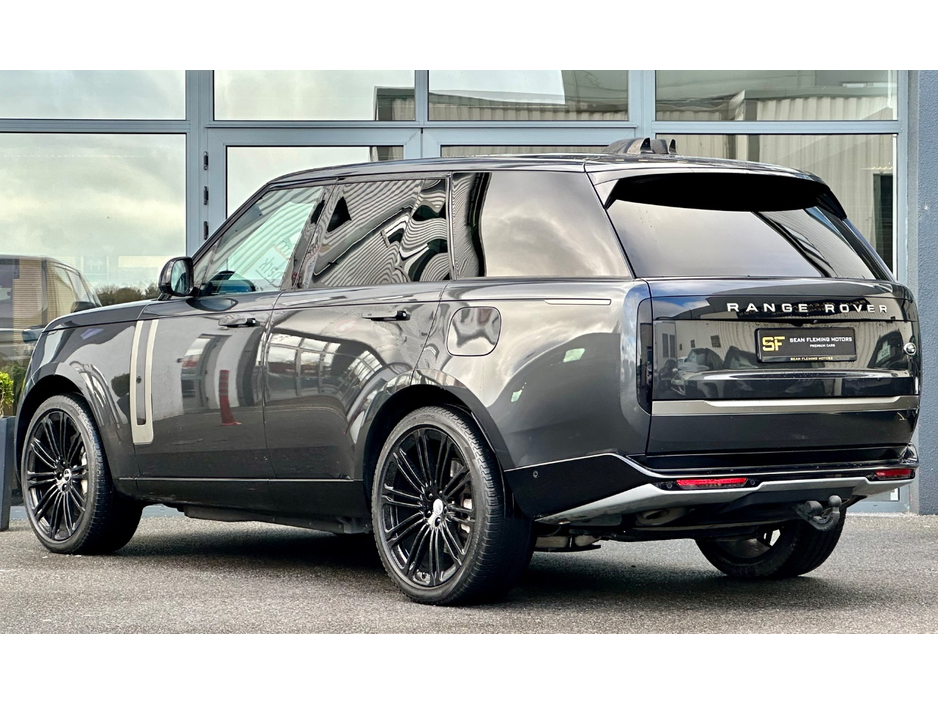 2023 Land Rover Range Rover - image 3