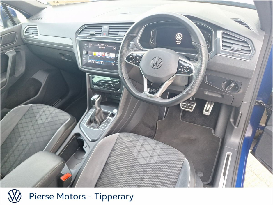 2023 Volkswagen Tiguan - image 2