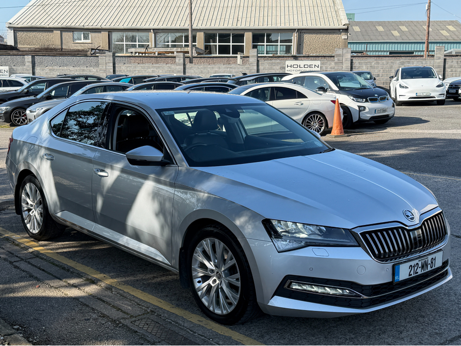 2021 Skoda Superb - image 6