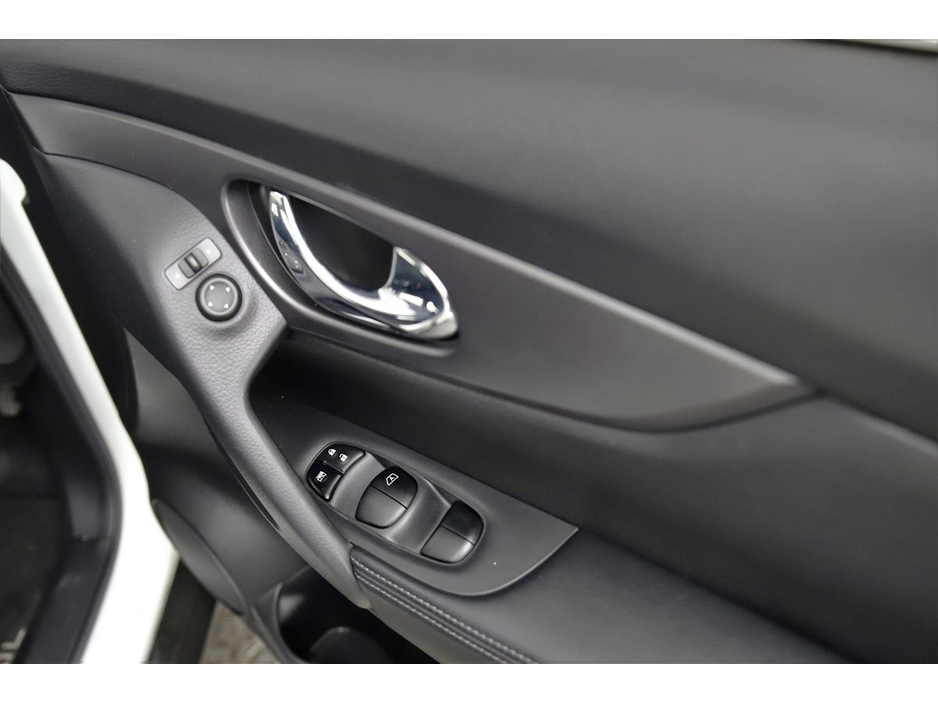 2017 Nissan X-Trail 1.6D XE 6SPD 5SEATS €16,890