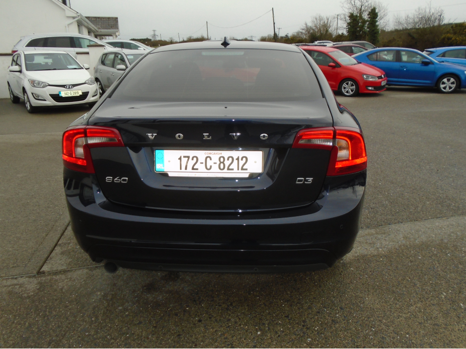 2017 Volvo S60 - image 7