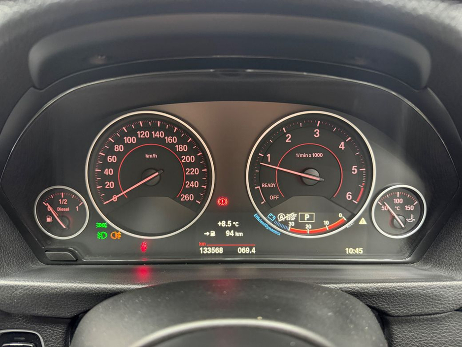 2016 BMW 3 Series - image 23