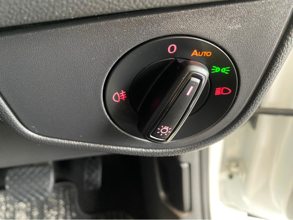 2020 Volkswagen Polo - image 20