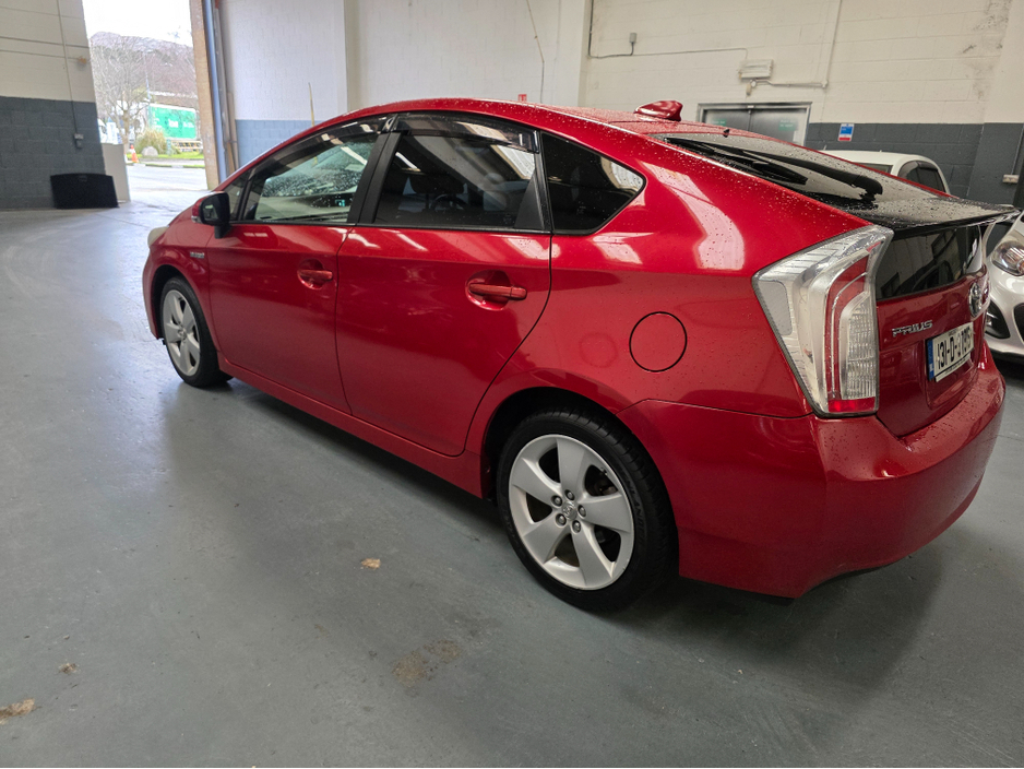 2013 Toyota Prius - image 4