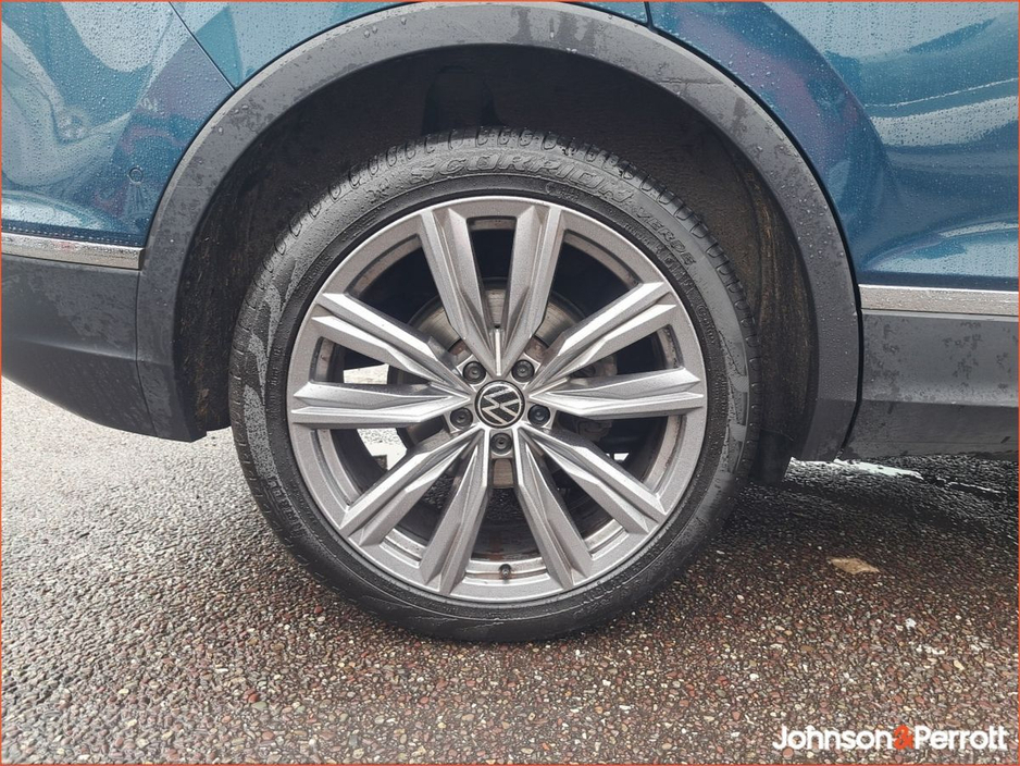 2024 Volkswagen Tiguan - image 10