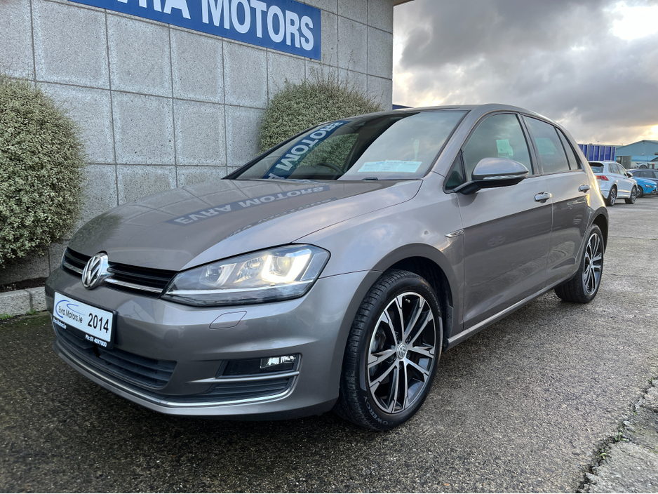 2014 Volkswagen Golf EDITION 40 AUTOMATIC 1.4 PETROL //HALF LEATHER SEATS//HEATED SEATS//REVERSE CAMERA//ADAPTIVE CRUISE CONTROL//KEYLESS ENTRY// €13,950