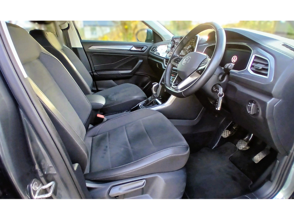 2024 Volkswagen T-Roc STYLE 2.0 TDI MANUAL 6SPEED FWD 116HP €29,500