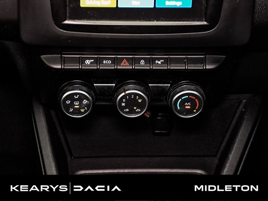 2020 Dacia Duster - image 20