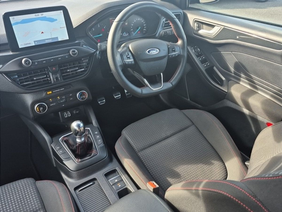 2021 Ford Focus - image 2