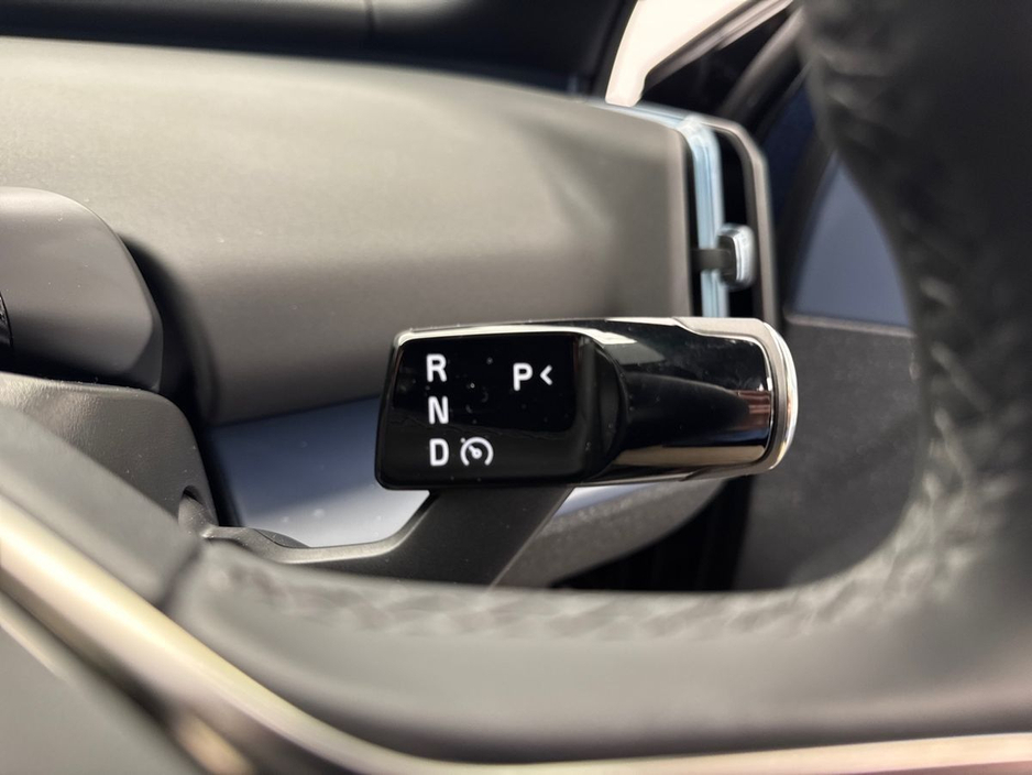 2026 Volvo EX30 - image 17