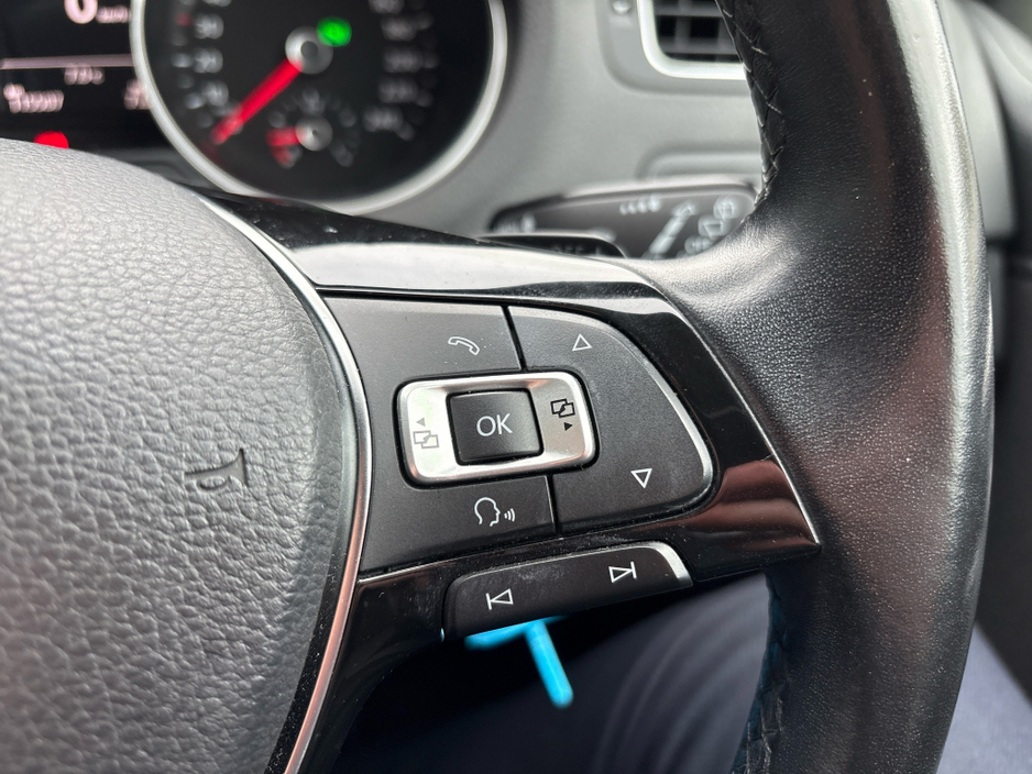 2014 Volkswagen Polo - image 16