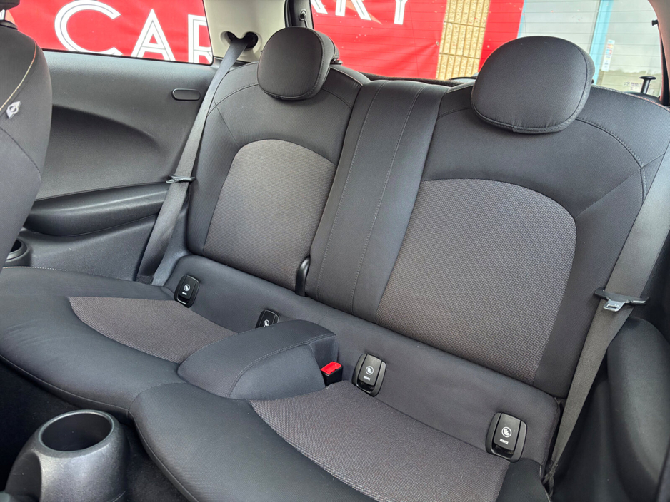 2015 MINI Hatch  €8,950