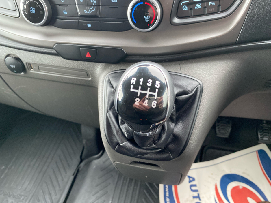 2021 Ford Transit Custom - image 14