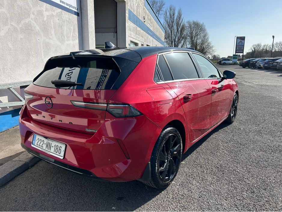 2022 Opel Astra - image 6