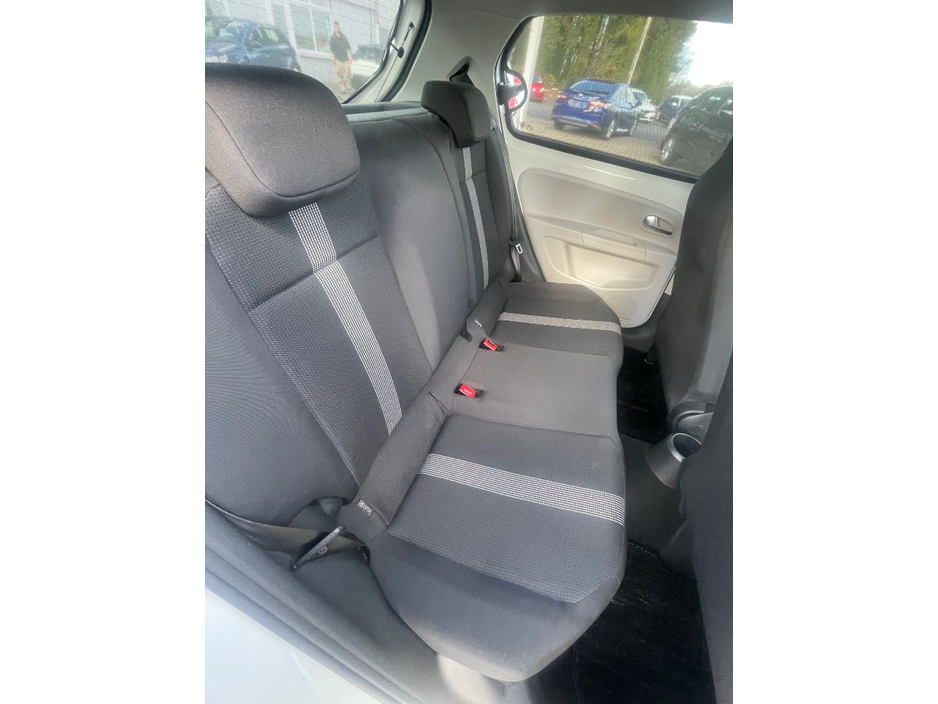 2018 Volkswagen up! - image 11