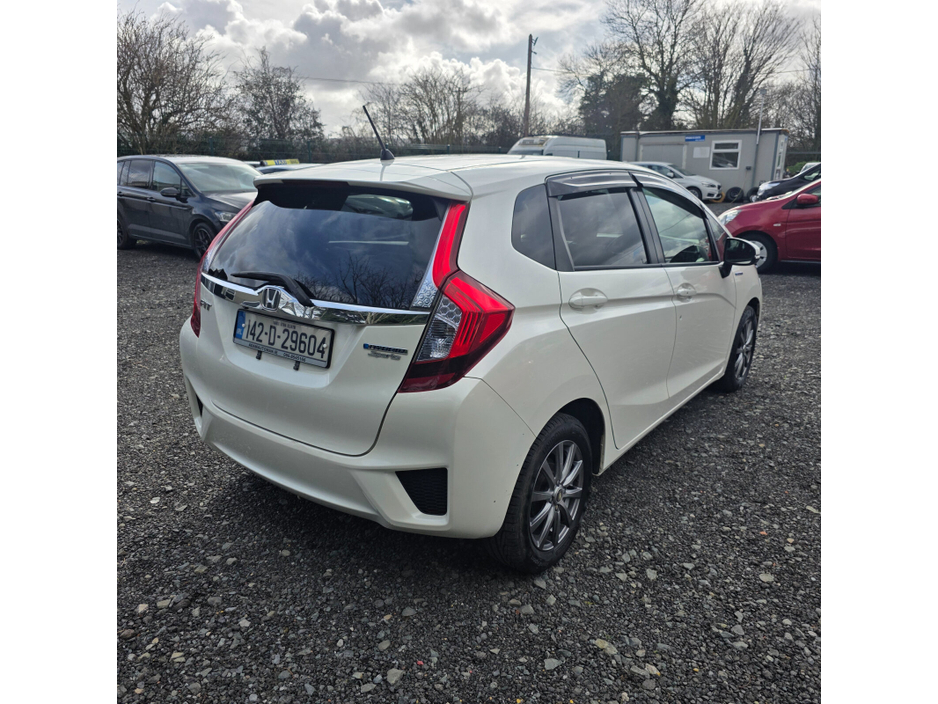 2014 Honda Fit - image 8