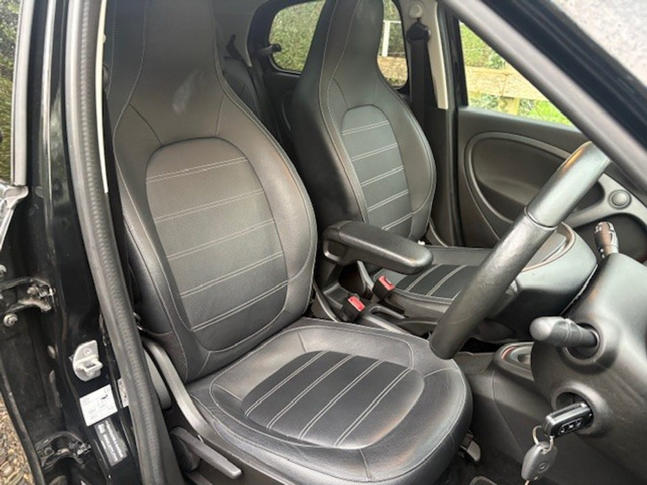 2021 Smart Forfour - image 19