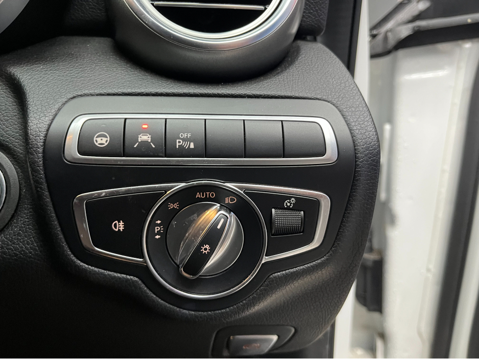 2019 Mercedes-Benz C Class €26950 2019 MERCEDES-BENZ C220D AVANTGARDE AMG LINE 2.0 AUTOMATIC / CRUISE CONTROL / REVERSE CAMERA / ELECTRIC MEMORY & HEATED SEATS / PADDLE SHIFTERS / AMBIENT LIGHTS €26,950