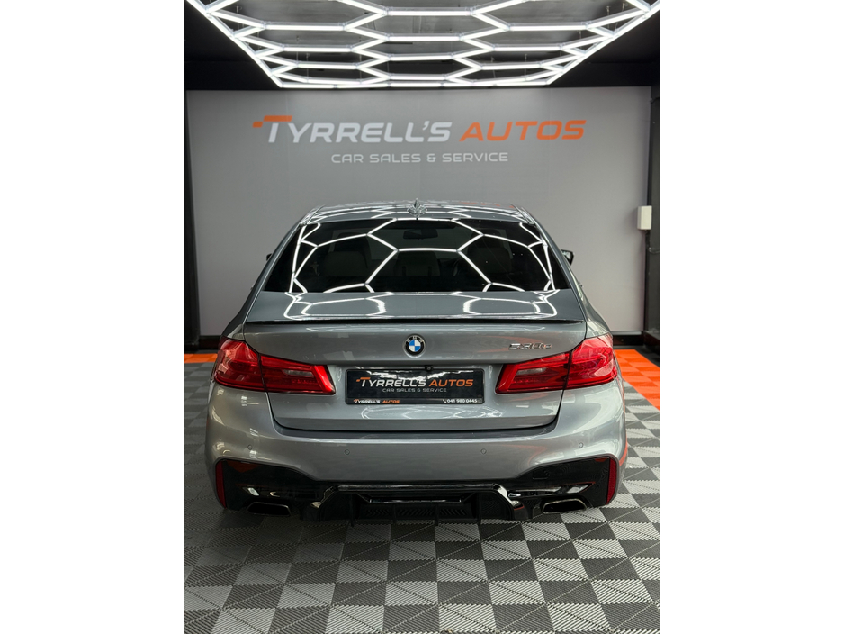 2017 BMW 5 Series - image 7