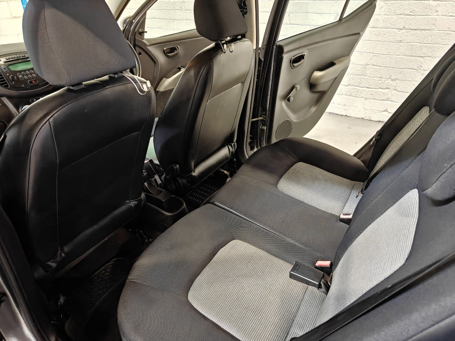 2010 Hyundai i10 - image 17