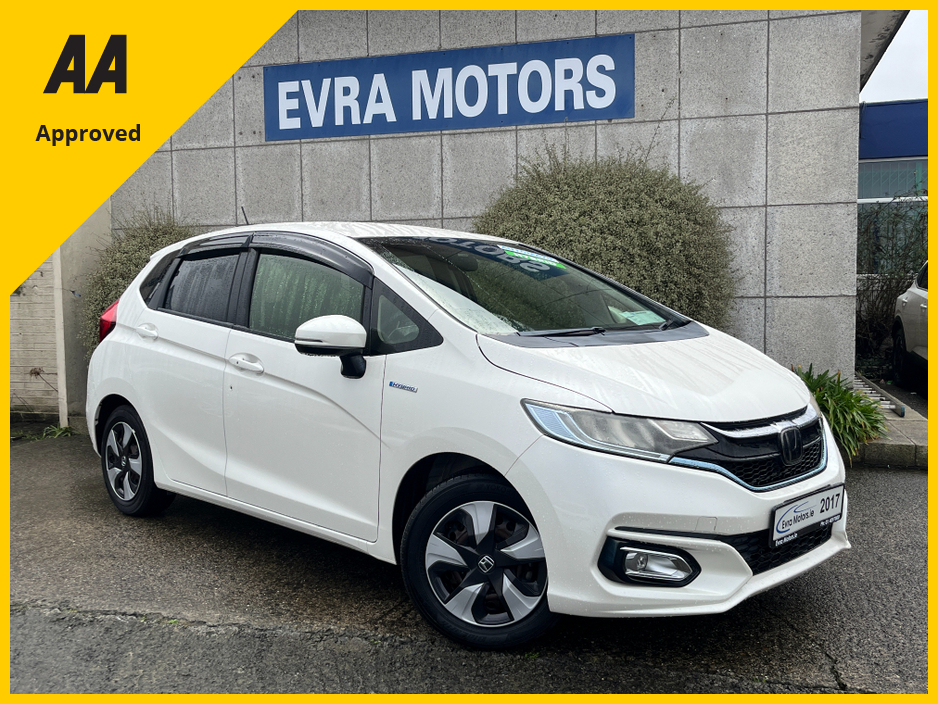 2017 Honda Fit SENSING L AUTOMATIC 1.5 HYBRID //HALF LEATHER SEATS//KEYLESS ENTRY//ADAPTIVE CRUISE CONTROL//REVERSE CAMERA// €12,950