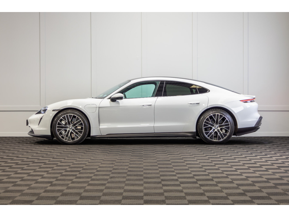 2022 Porsche Taycan - image 3