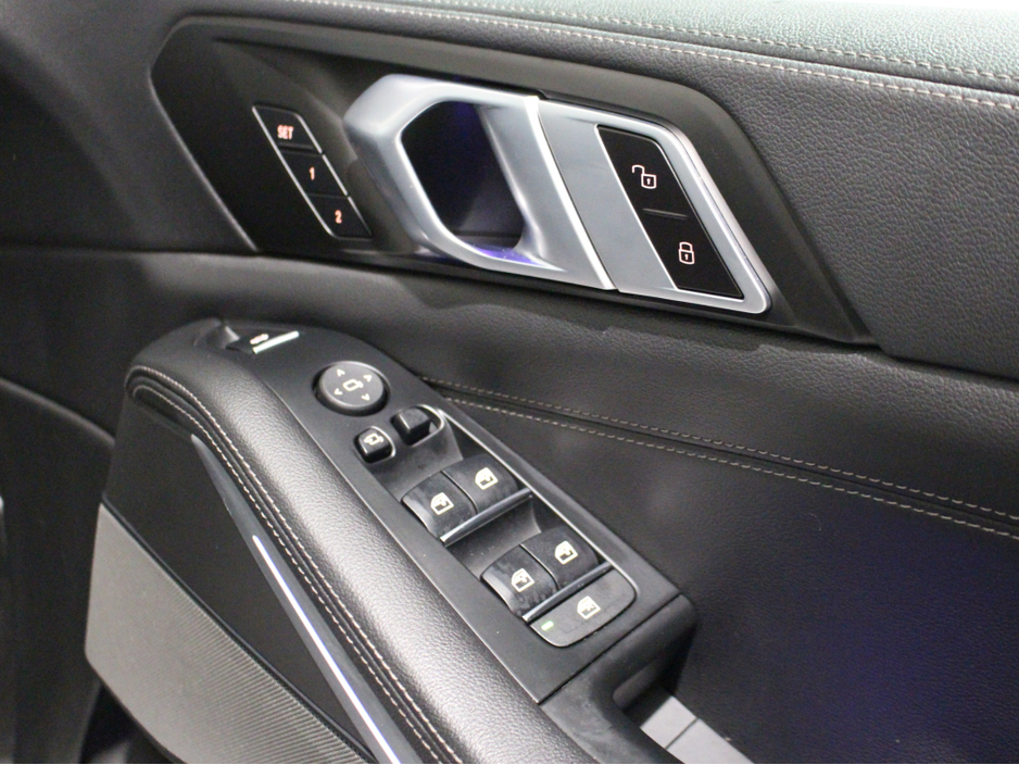 2020 BMW X5 - image 22