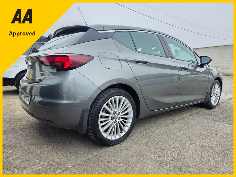 2017 Opel Astra - image 8