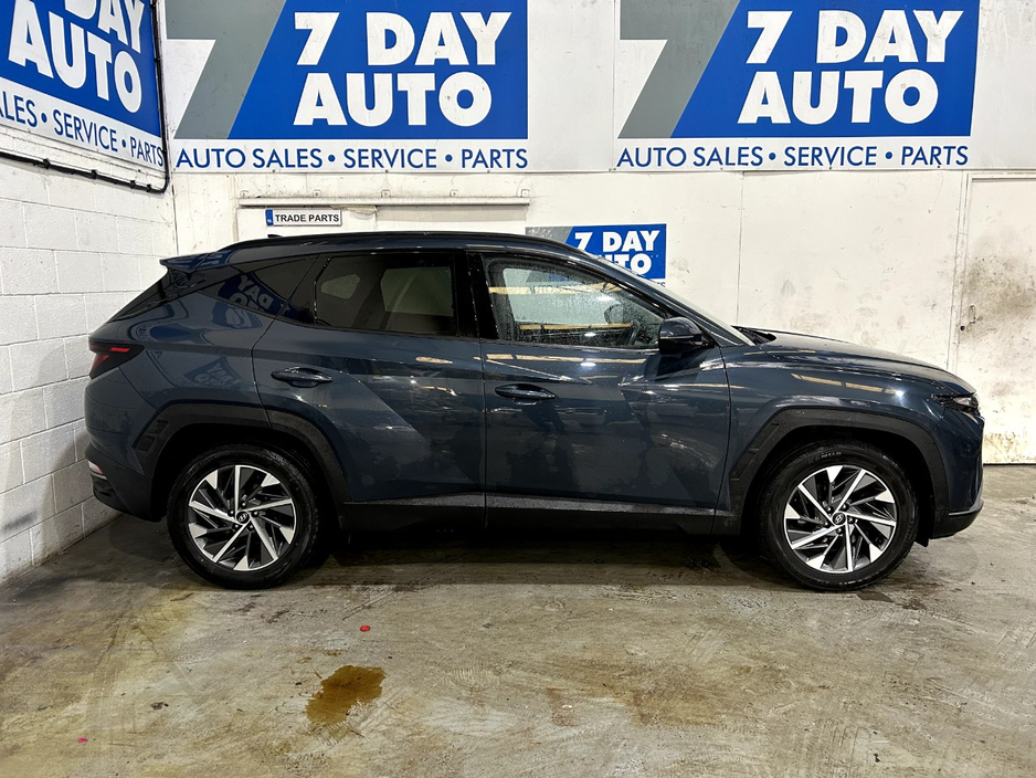 2022 Hyundai Tucson - image 3