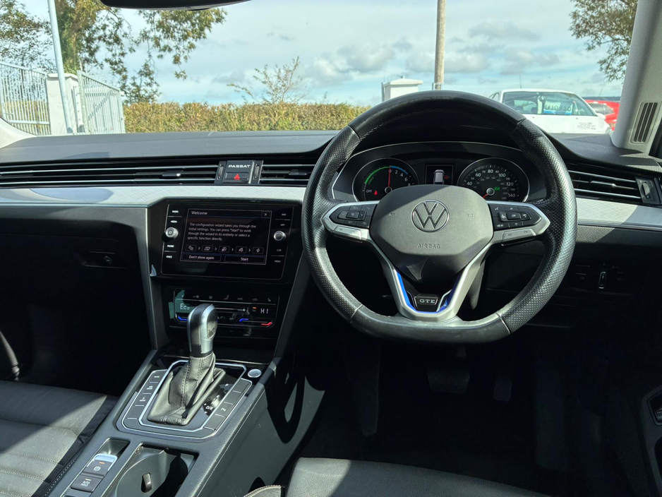 2022 Volkswagen Passat - image 6