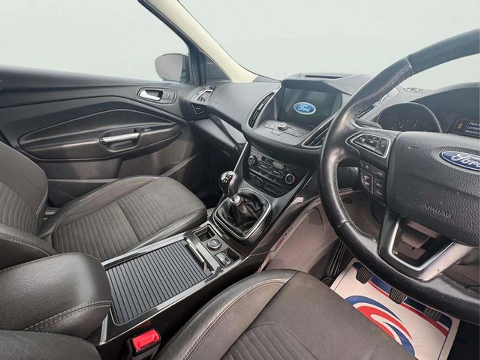 2017 Ford Kuga - image 11