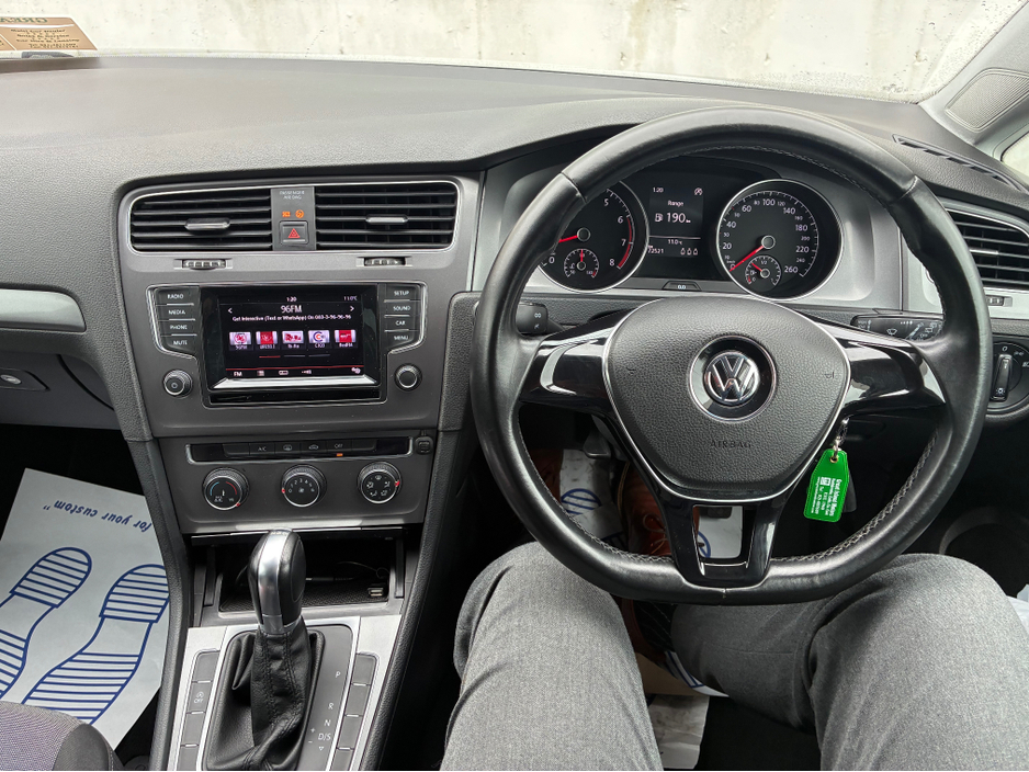 2014 Volkswagen Golf - image 21