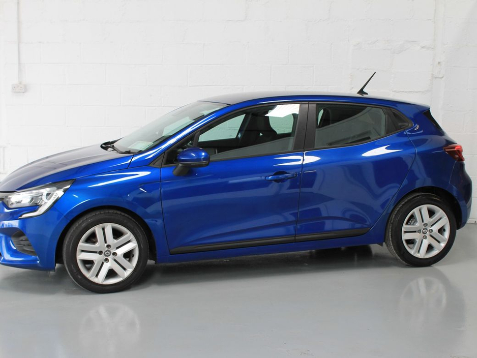 2022 Renault Clio - image 4