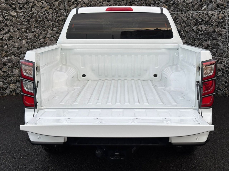 2025 Isuzu D-MAX V-CROSS DCB €48,851