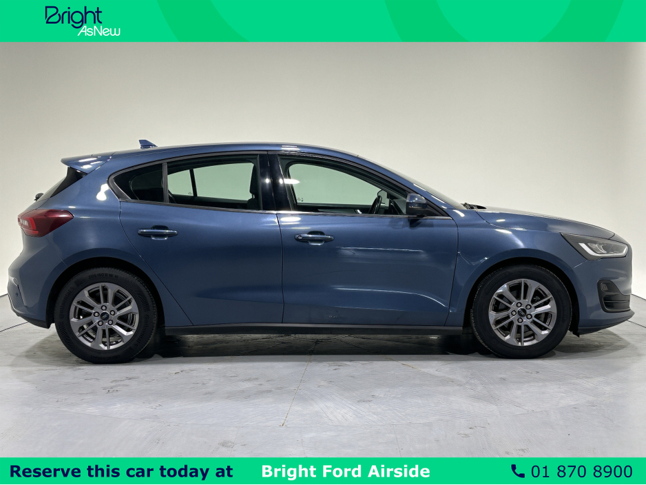 2023 Ford Focus - image 7