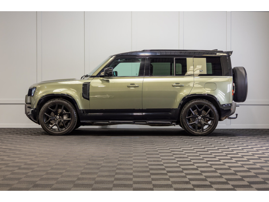 2022 Land Rover Defender - image 3