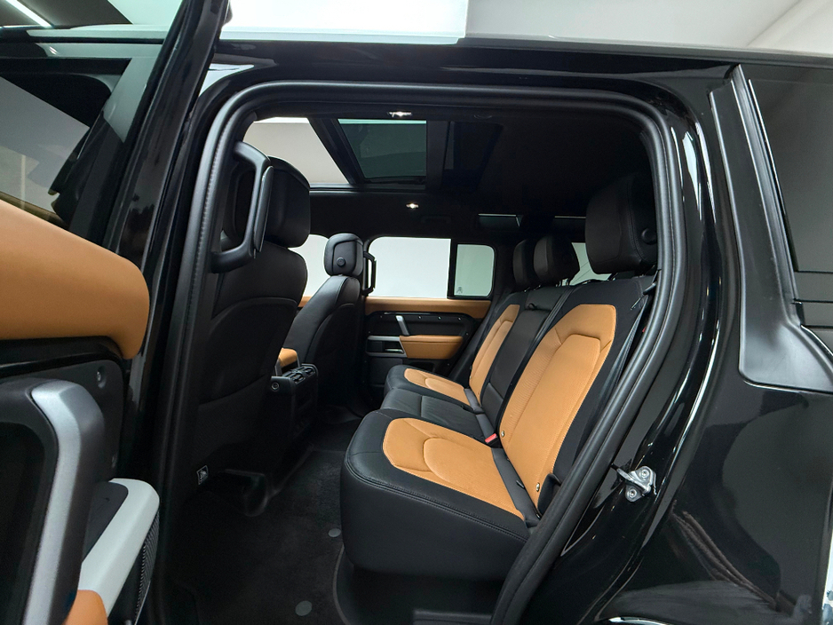 2024 Land Rover Defender - image 16