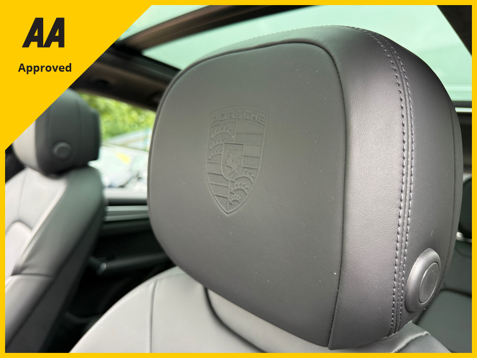 2023 Porsche Cayenne - image 30