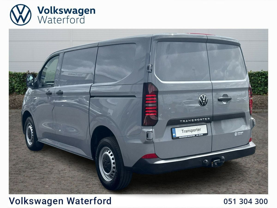 2025 Volkswagen Transporter  €33,475