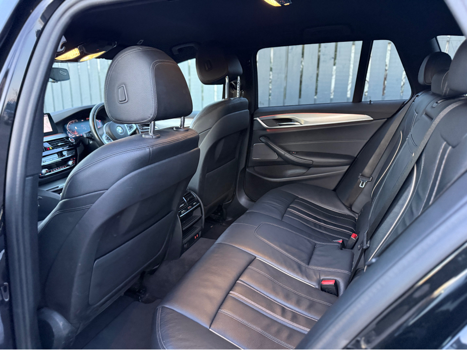 2020 BMW 5 Series - image 4