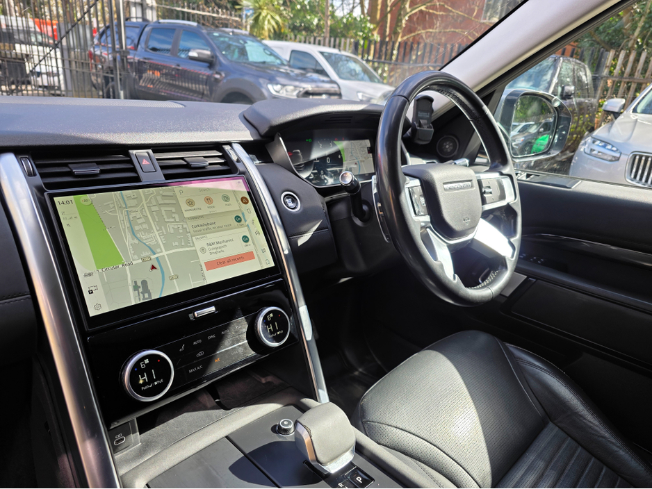 2021 Land Rover Discovery - image 16