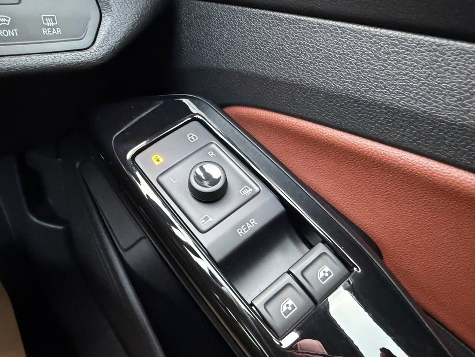 2022 Volkswagen ID.4 Pure 52kWh Life SUV 5dr Electric Auto (148 ps)