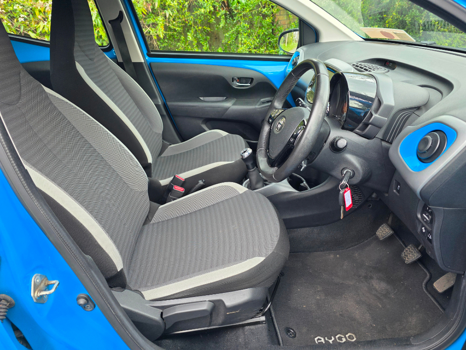 2020 Toyota Aygo - image 12