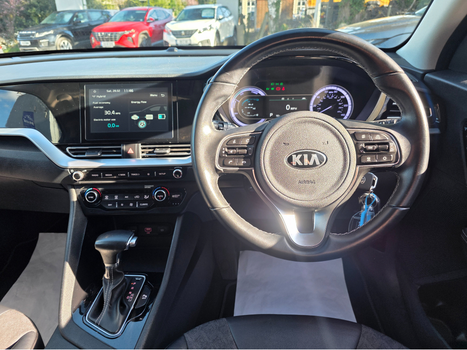 2020 Kia Niro - image 17