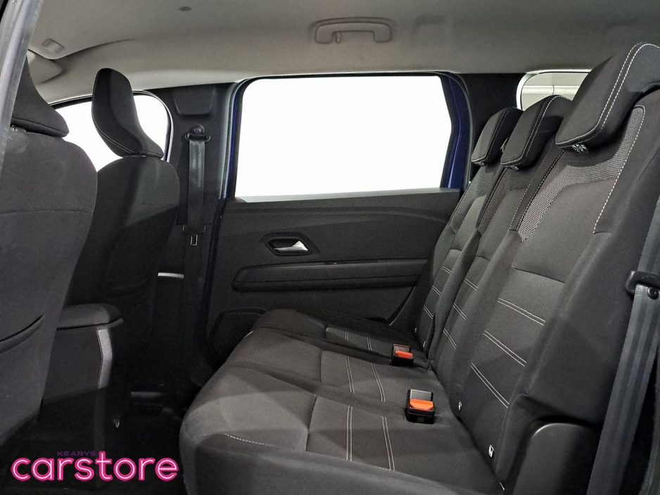 2022 Dacia Jogger - image 10