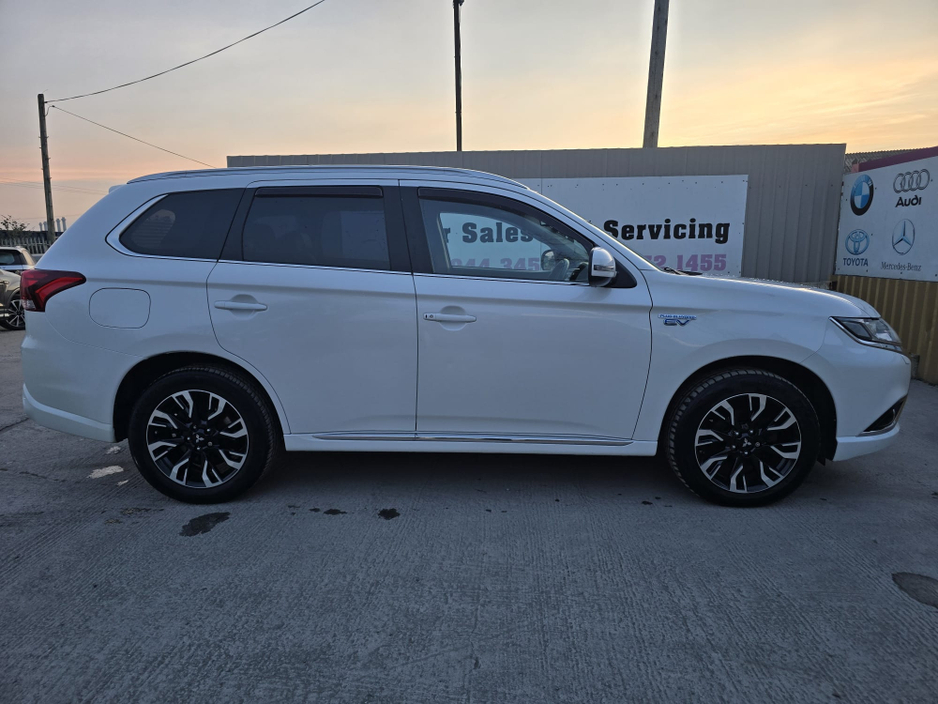 2017 Mitsubishi Outlander - image 6